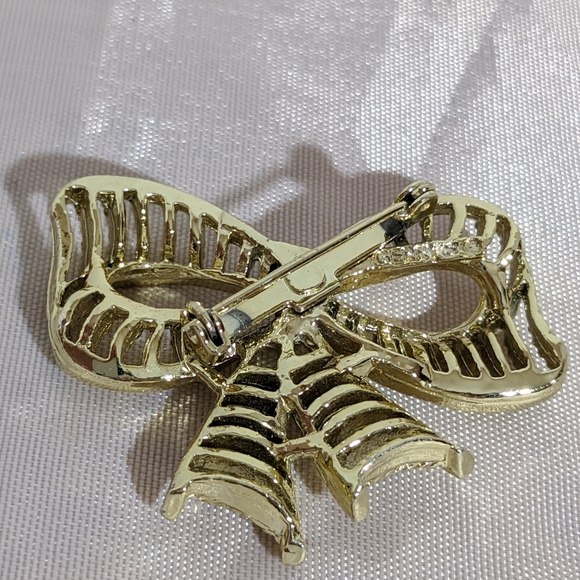 Vintage Gold Gerry's Bow Brooch - Picture 2 of 4